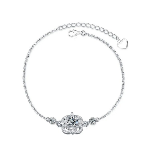 Certified 0.5ct Moissanite Diamond Four Leaf Clover Bracelet - Picture 5 of 5